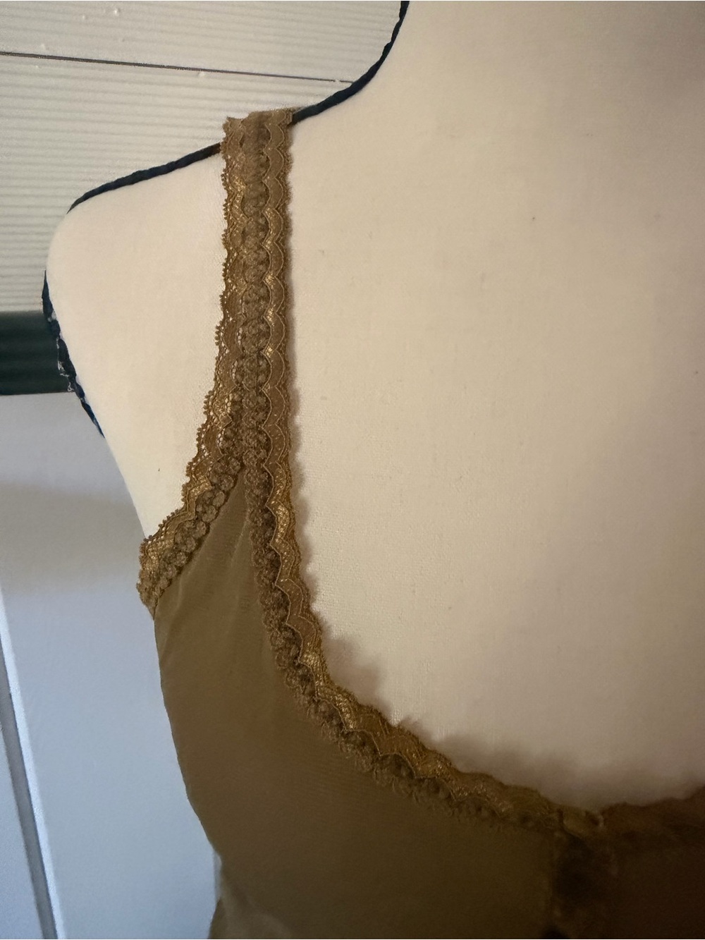Free People all or nothing sheer Olive Green Lace Trim Henley Tank - NWT - M - Picture 7 of 8